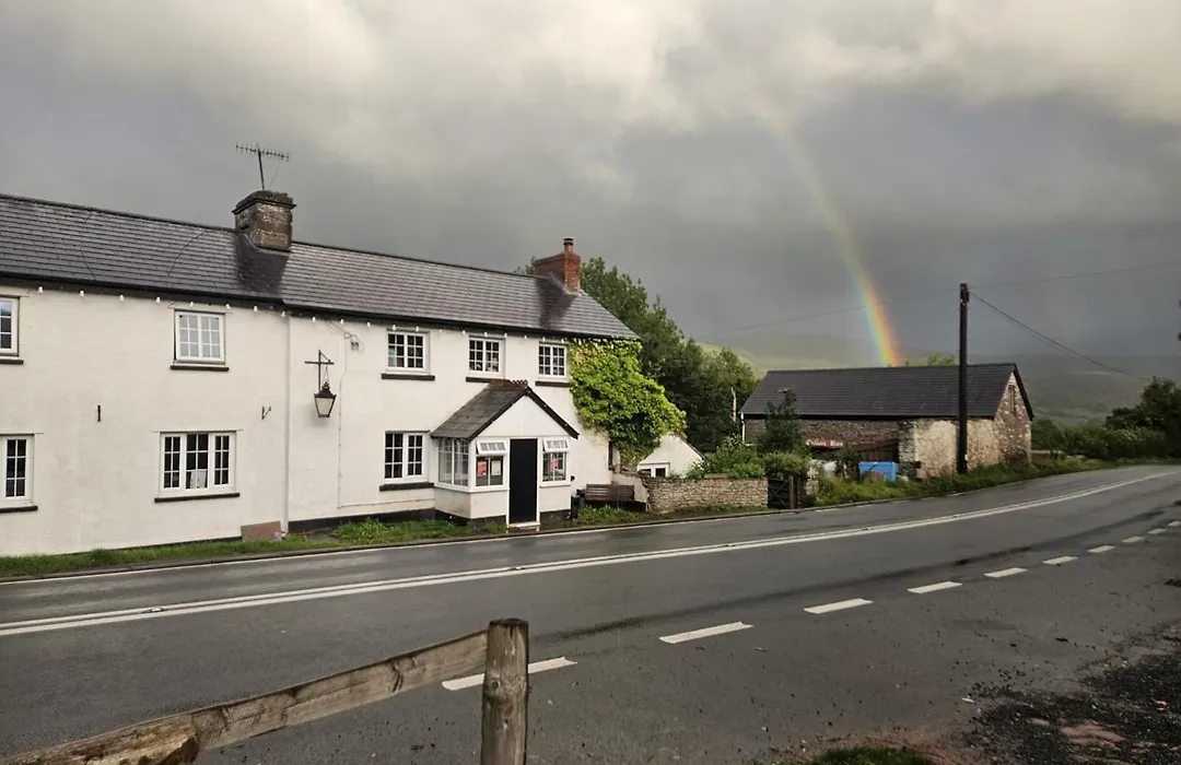 Dinas Castle Inn-1